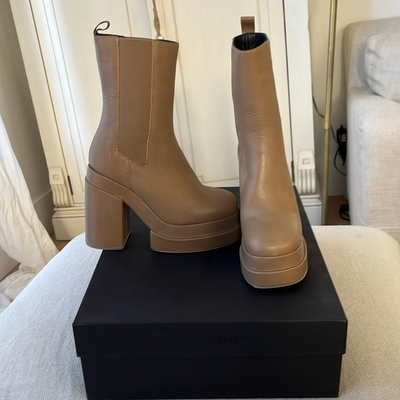 Neiman Marcus NWT Paloma Barceló Camel Taupe Chelsea Chunky Heel Platform - Picture 5 of 8